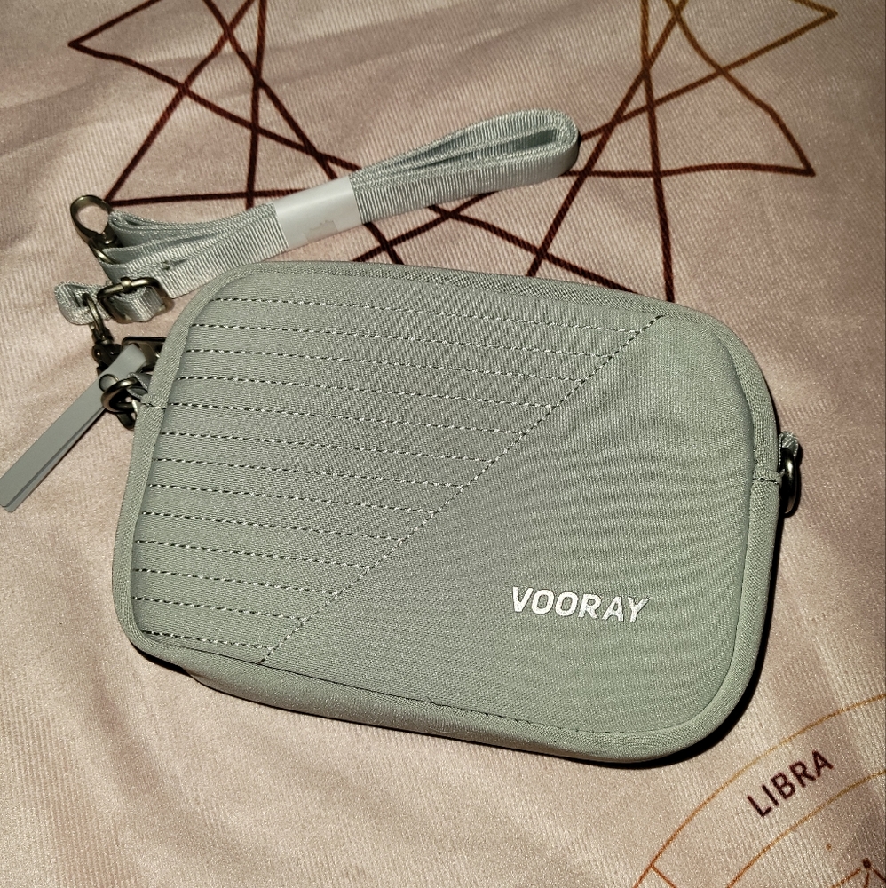 Vooray small purse in gray